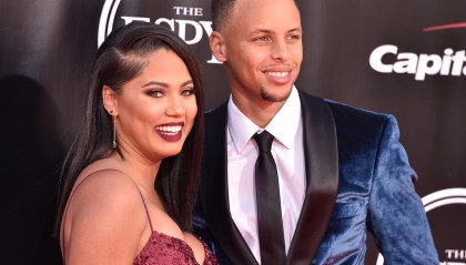 kaiyun-库嫂曾以为库里会当高中教练 夸梅：年薪最高12万美元 你会爱吗？