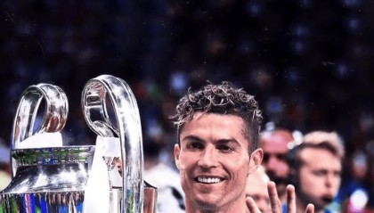 开云app-罗德里戈Ins为C罗庆生，配上了象征着GOAT的山羊表情